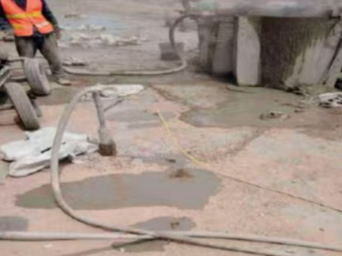 隆化水泥混凝土路面板底注浆技术 路面脱空注浆整治方案